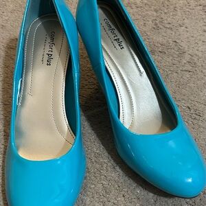 Comfort Plus by Predictions Turquoise Heels